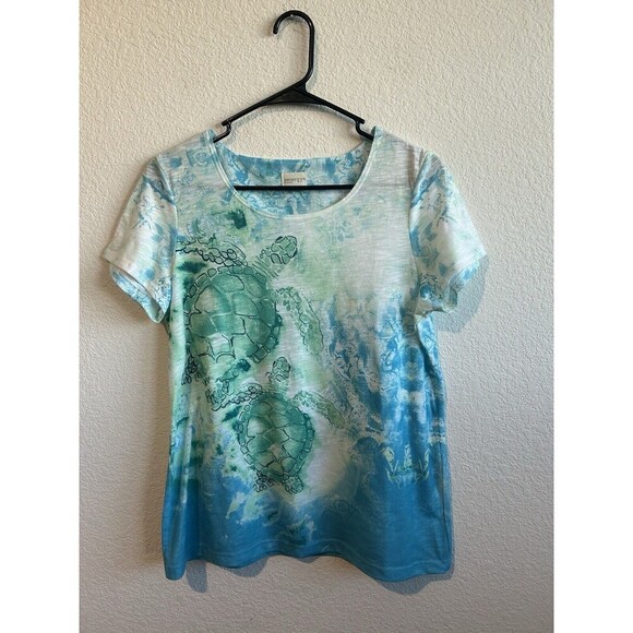 CHICO'S Zenergy BLUE GREEN Top TURTLE PRINT Tee 1 Medium Sea Resort Beach - Picture 1 of 8